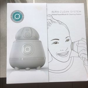 Aura Clean Orbital Facial Brush & Cleaning Station